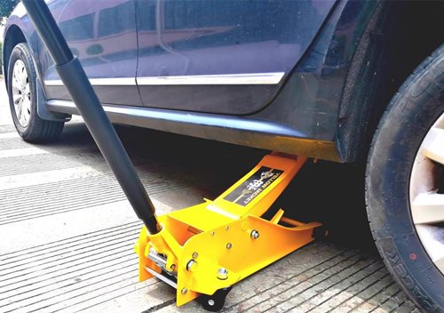 3-ton-Arcan-Floor-Jack Top 10 Best Floor Jacks Reviews in 2025